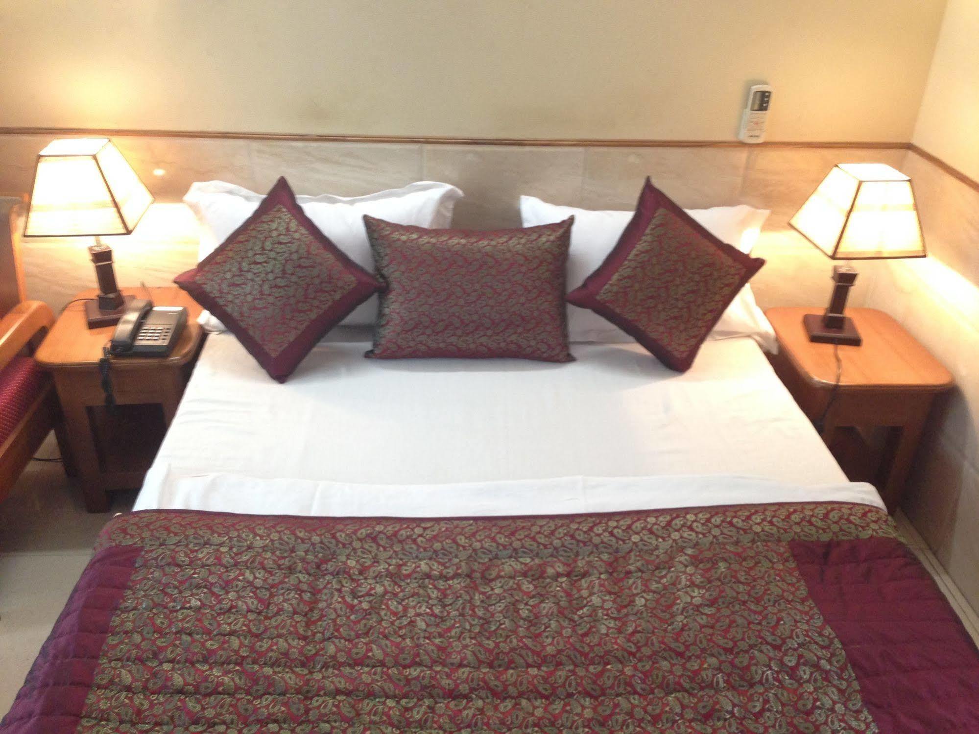 Hotel Ekant 法里达巴德 外观 照片