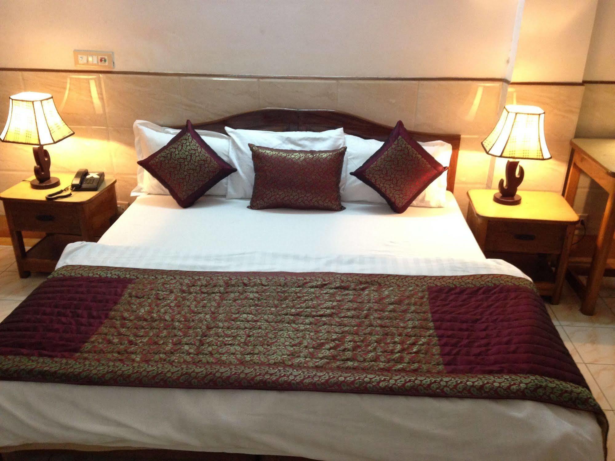 Hotel Ekant 法里达巴德 外观 照片