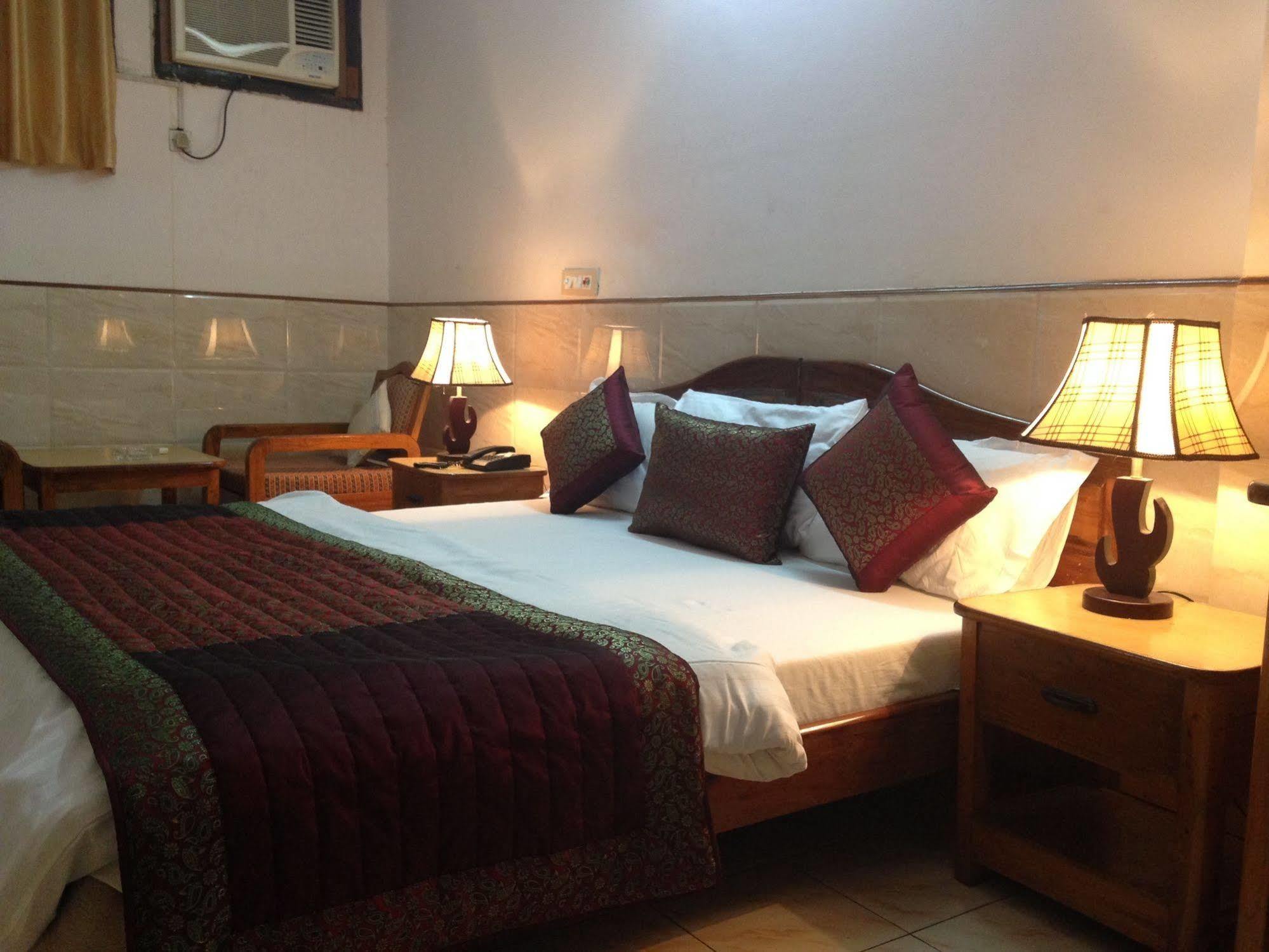 Hotel Ekant 法里达巴德 外观 照片